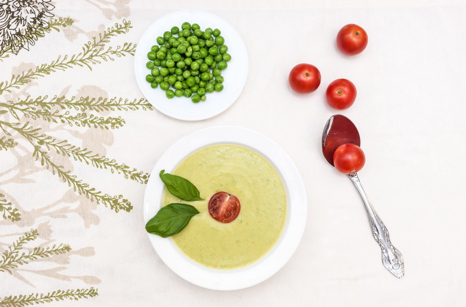 Крем-суп из зеленого горошка и сыра Маскарпоне
