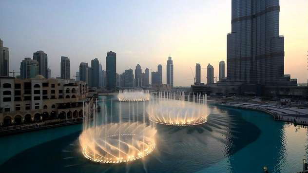 Танцующий фонтан Дубай