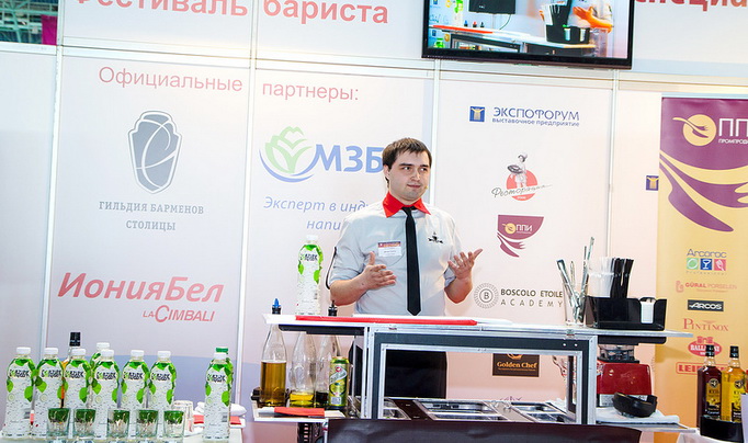 Дмитрий Налетов, бармен в сети кафе «Гараж»
