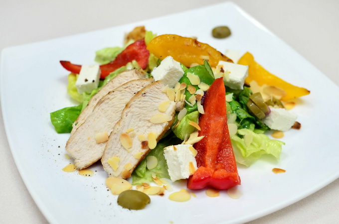 Теплый салат с куриным филе по-тайски, пошаговый рецепт на ккал, фото, ингредиенты - Стелла
