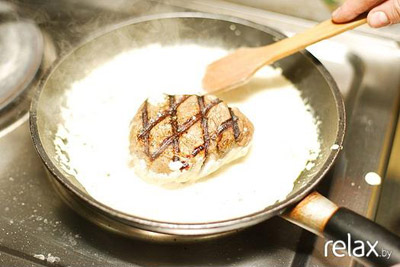 Картошка тушена з мясом в мультиварке