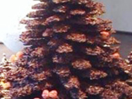 Во Франции создали десятиметровую шоколадную елку