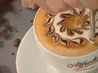 Видео дня: Рисунок с цветами на кофе (Sun Alfredo)