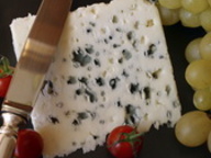 Весной на прилавках появится отечественный сыр «Рокфор»
