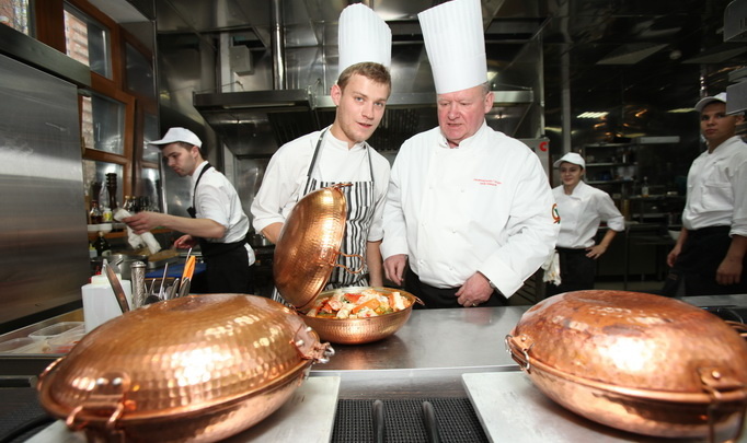 Golden Chef: как будет оценивать белорусские рестораны тот, кто готовил для президента Буша?