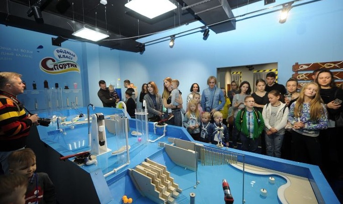 Океан в кабинете: в Минске открылся уникальный класс опытов с водой