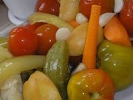 Помидоры, соленные с овощами по-болгарски