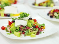 Греческая кухня: салат «Хориатики» с сыром фета
