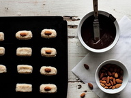 Домашние конфеты: шоколадно-миндальные батончики