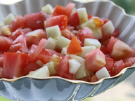 Салат из помидор с кисло-сладким соусом