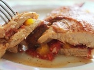Куриное филе, фаршированное овощами и сыром 